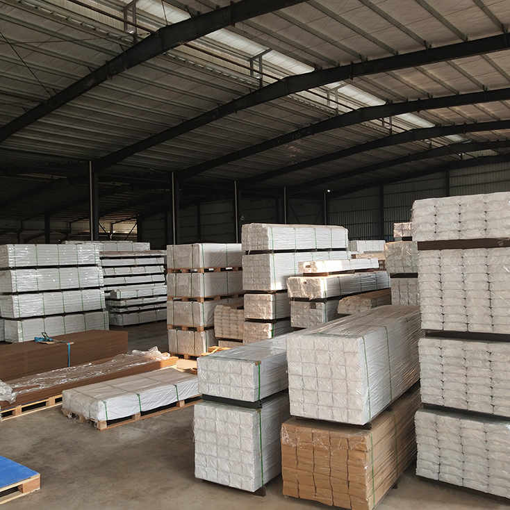 倉(cāng)庫(kù)一角